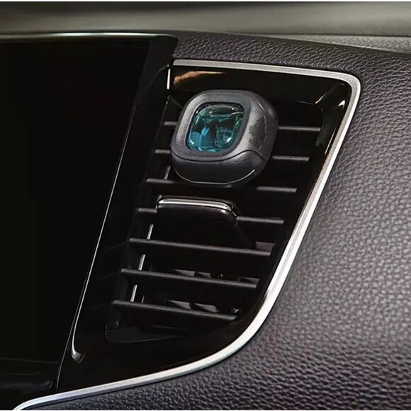 Little Trees Vent Liquid Car Air Freshener, 4-PACK (Caribbean Colada) - Picture 3 of 5